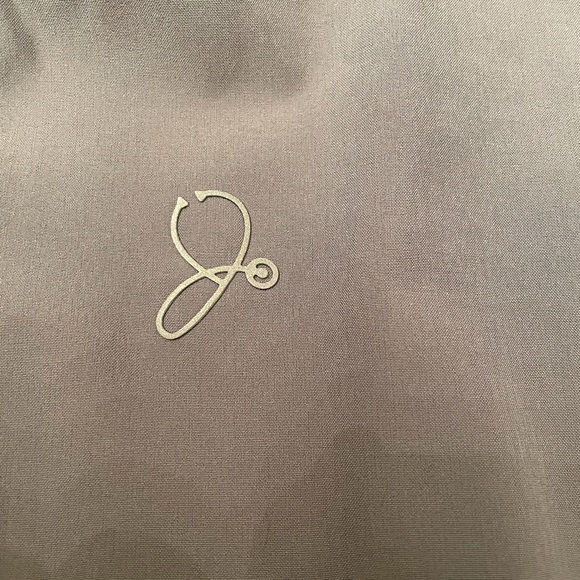 JAANUU scrub set gray L and LP USED - Picture 7 of 8